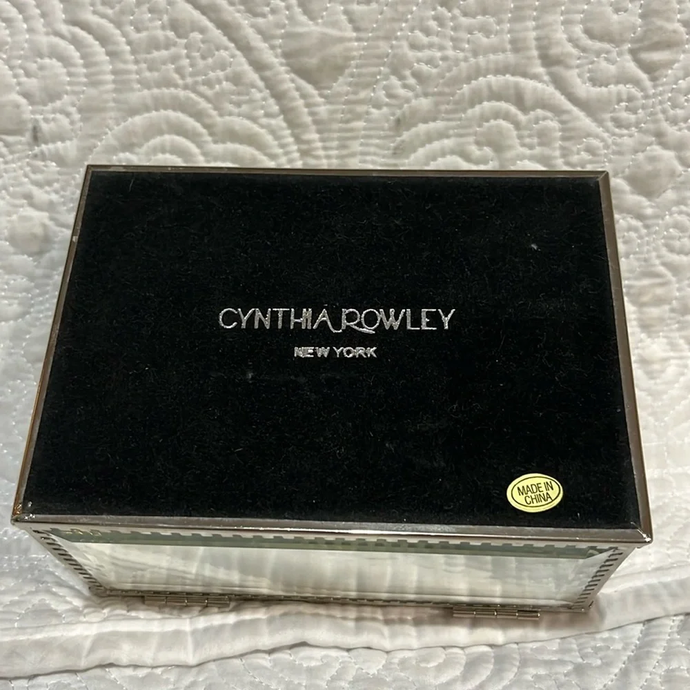 Cynthia Rowley jewelry boxes‎